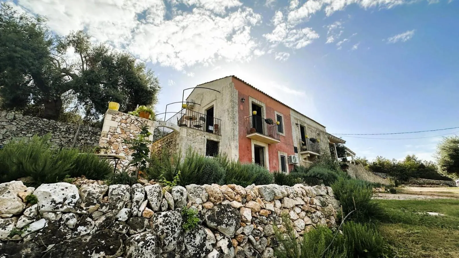 הוילה Canicattini Bagni Le Terrazze Di Pietra Viva - Monolocale בית נופש
